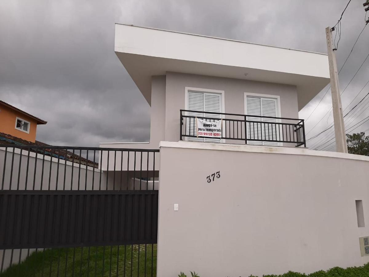 Sobrado Frente Ao Sesc, Wifi 300Mb, 2 Vagas Auto, Cozinha, Churrasqueira, Moderno E Reformado Bertioga Dış mekan fotoğraf